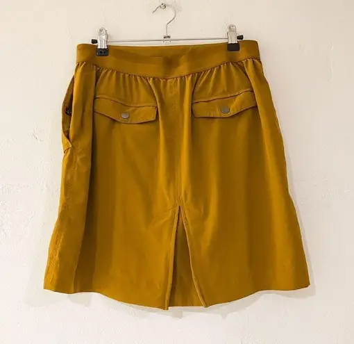 Athleta  High Waist Vienna Cargo Skort Jupe Short in Brass Yellow Size 10