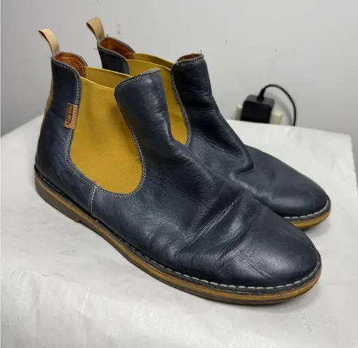 LIKE NEW PIKOLINOS Royal Pull on Chelsea Boots Sz 40 Gold