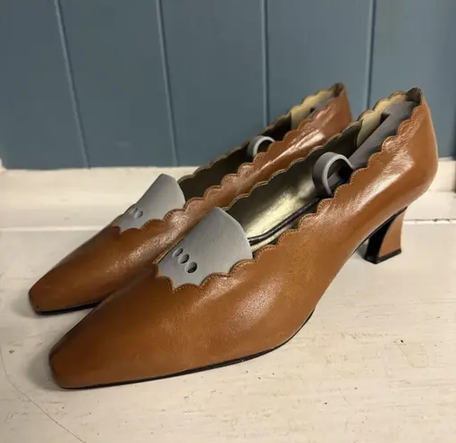Valerie Stevens Vtg leather scallop edge heels Camel Women’s Sz 8 Pumps *read