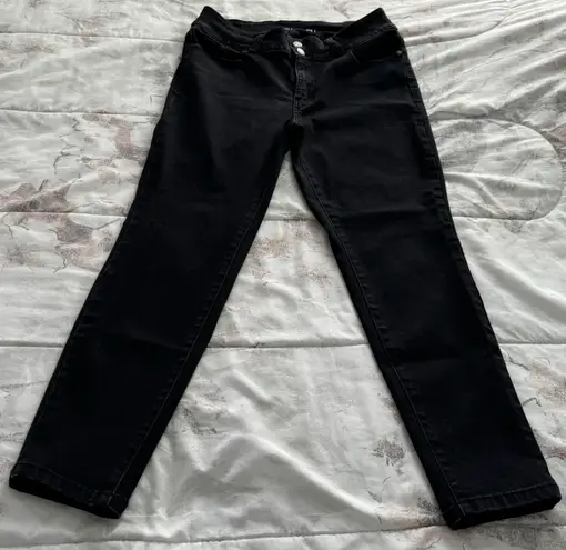 Tahari Kelly Mid Rise Black Slimming Skinny Jeans, size 14W
