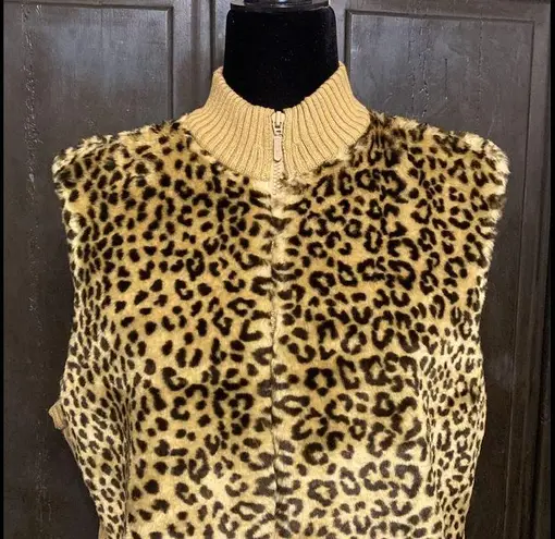 Faux fur animal pattern sweater vest. Size medium. Brown