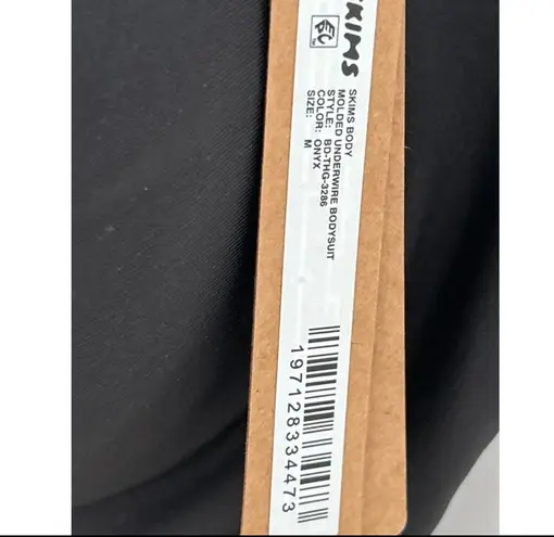 SKIMS NWT Body Molded Underwire Thong Bodysuit black M BD-THG-3286