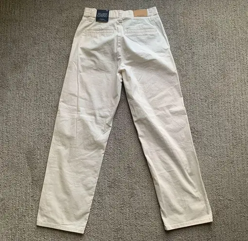 Stradivarius NWT  cream relaxed chino size4