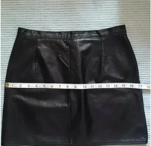Real Genuine 100% Leather XTC of New York Leather mini skirt size Medium Black