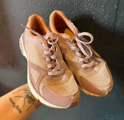 Vionic Women’s Lavender Peach Tokyo Athletic Shoes Size 7.5