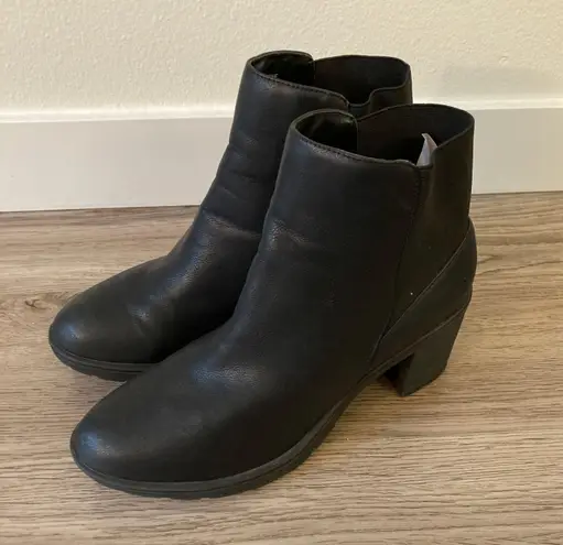 Matt & Nat Montroyal Vegan Leather Chunky Boot EU Size 41