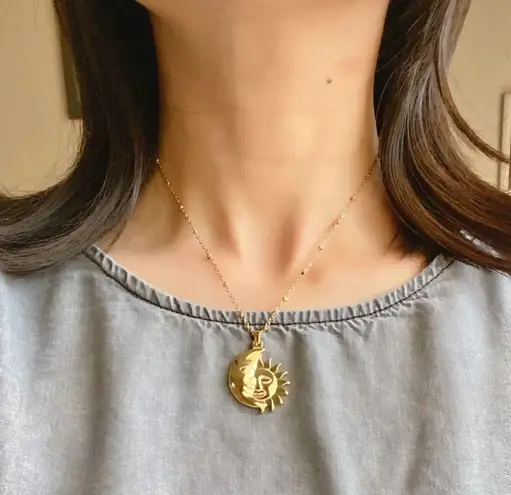 Handmade gold tone stainless steel whimsical vintage boho style sun & moon necklace🌛🌞