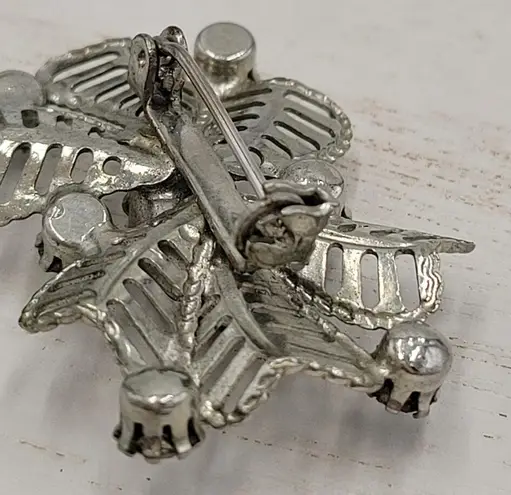 Vintage Silver Coated Flower Brooch Pin With Center Gemstone Six Petals Sparkle