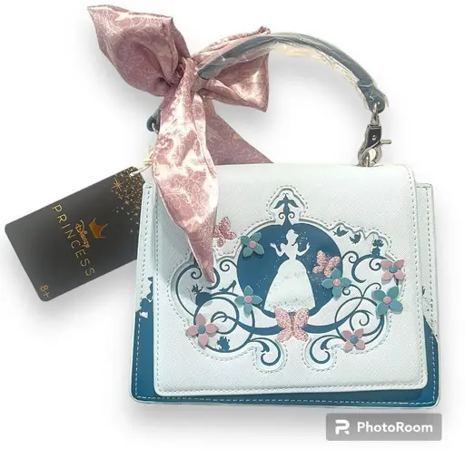 Lounge Fly Disney Cinderella Carriage Silhouette Handbag