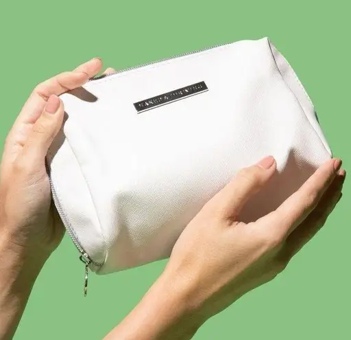 new Naked & Thriving đ’€ Ltd Ed Zip Vegan Leather Travel Case Bag đ’€White đ’€ White