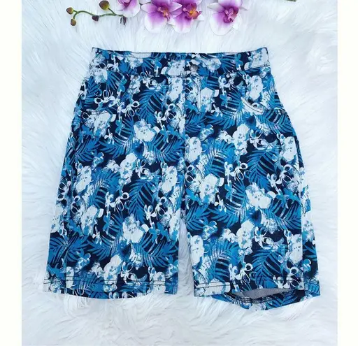 Hue NWT Rainforest Print Bermuda Shorts