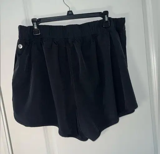 Lane Bryant LIVI by  Athletic Black Spandex Active Shorts with Pockets  Sz 18/20