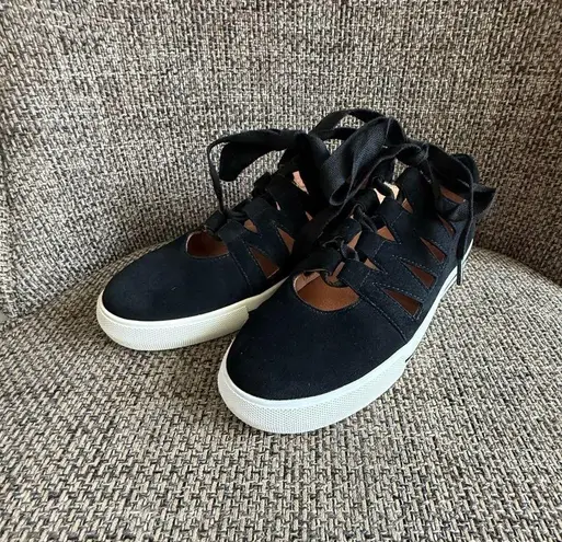 L'amour Des Pieds Kanav Suede Cut Out Sneakers Size 6.5M EUC Black