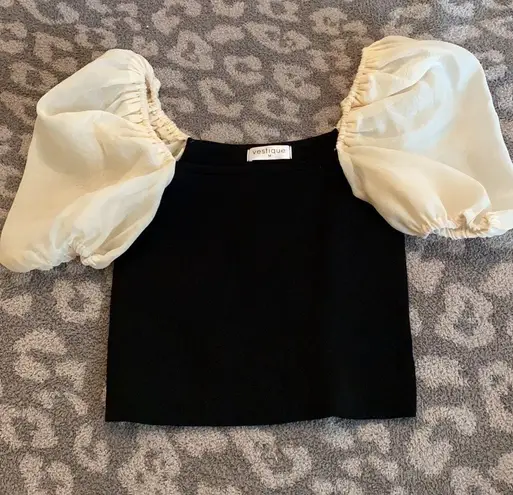 Vestique Stunner Top In Black
