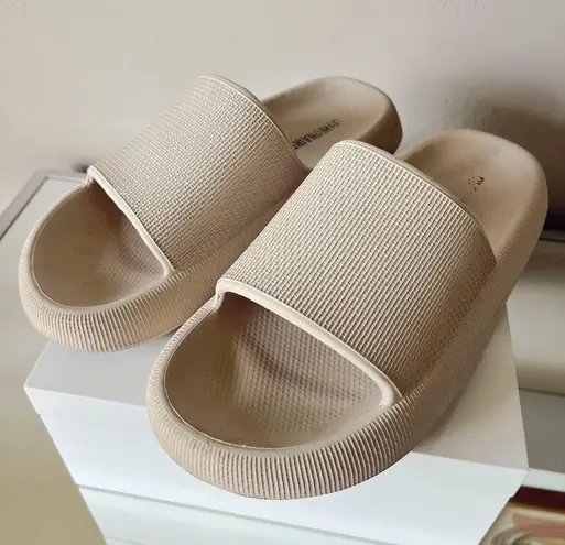 Cushionare Cloud Slides Tan Cushionaire