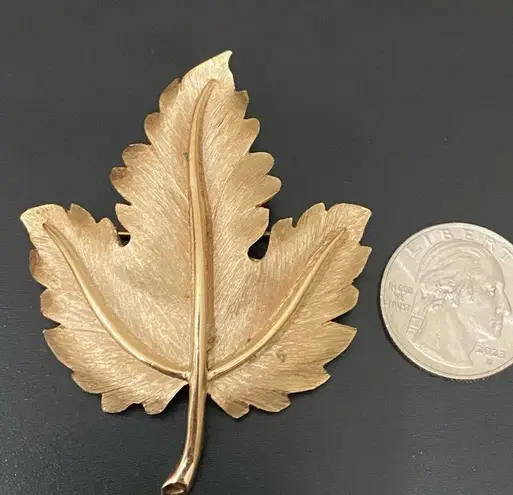 Trifari Vintage Signed Brushed Gold Tone Maple Leaf Brooch 24g.