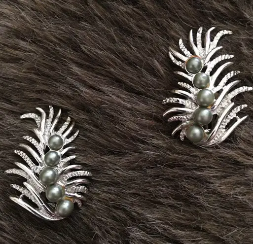 Vintage 70s Sarah Coventry Feather Fantasy clips