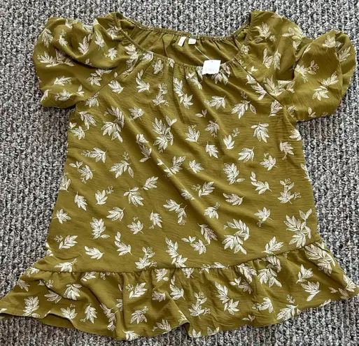 Cato Top NWT Size XL Green Floral Peasant Print Lined Puffy Sleeve Peplum Boho