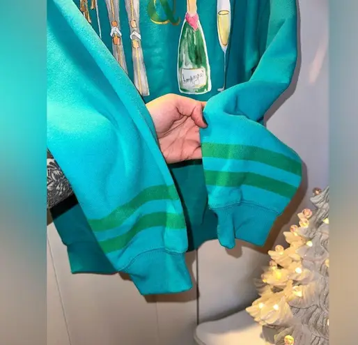 Goodie Two Sleeves 🎿⛷️🍾🥂NWOT “Montagne Champagne” Crewneck Sweatshirt 🎿⛷️🍾🥂