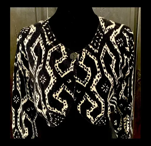 Nine West black/wht crop cardigan sweater. Size medium