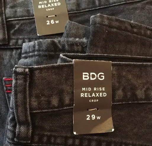 BDG Mid rise Relaxed Cropped Jean