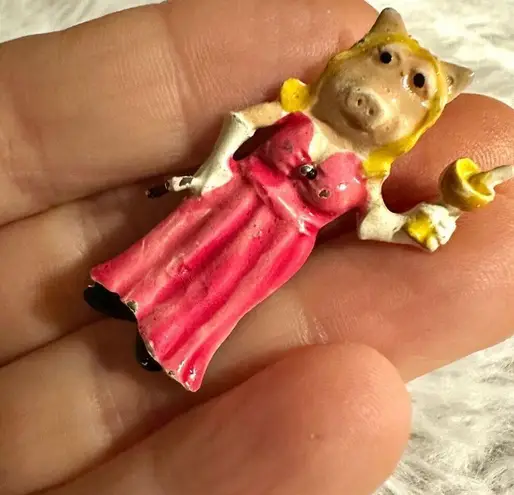 Vintage Miss Piggy Enamel Gown & Champagne Glass Pin Pink