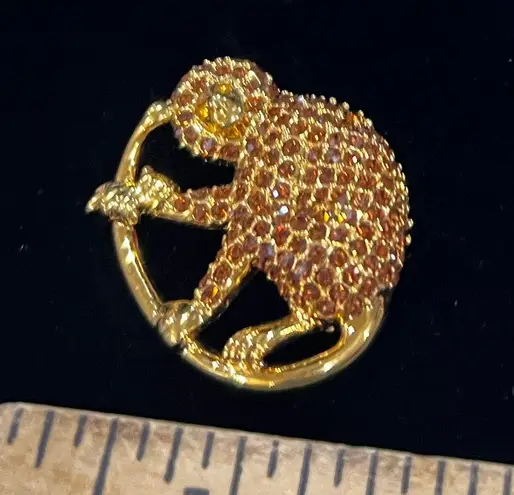 Elegant Vintage Gold & Amber Glass Stones of Tamarin Squirrel Monkey Brooch