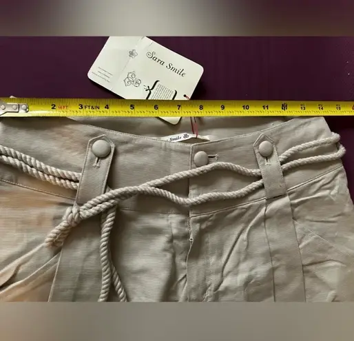 SARA SMAILE BELTED BERMUDA SHORTS KHAKI MADE IN KOREA