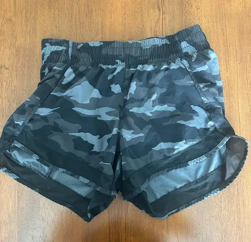 Athleta  Printed Mesh Racer Run Shorts 4" in Camo - Image 1