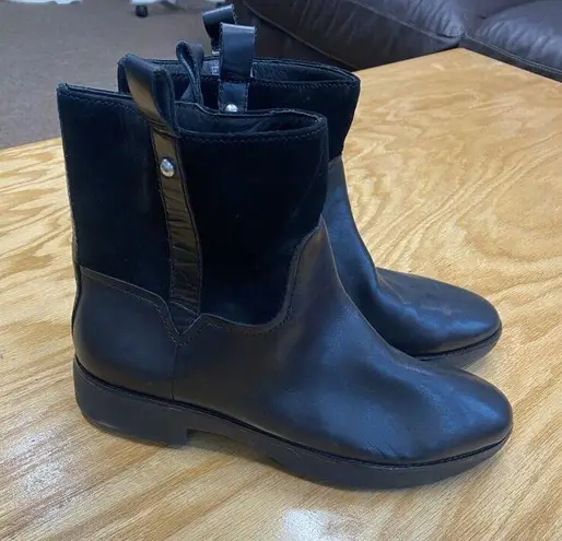 FitFlop Signey Mixte Ankle Boots Women's 9 Black Leather Round Toe Bootie S42