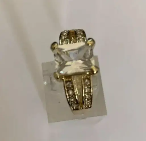 WHITE TOPAZ EMERALD CUT STONE CZ YELLOW Rhodium Plated RING SIZE 10 Gold