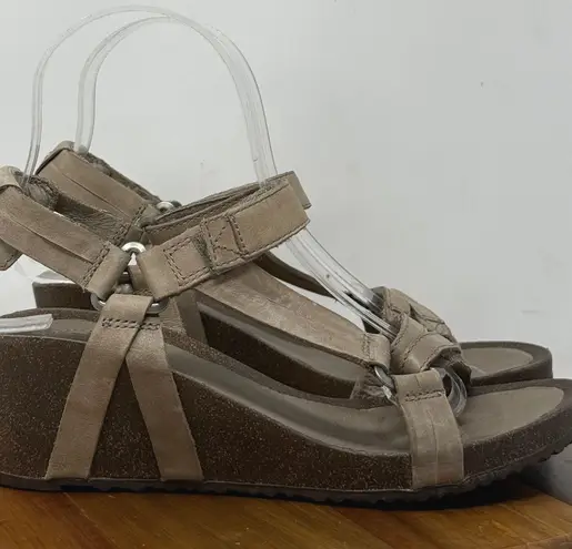 Teva Womens Ysidro Sandals Wedge Heel Ankle Strap Adjustable Beige Size 6.5