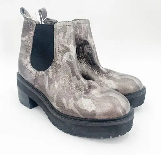 LINEA PAOLO Tate Boots Size 8.5 Metallic Camo Silver Lug Sole Black Stretch NEW