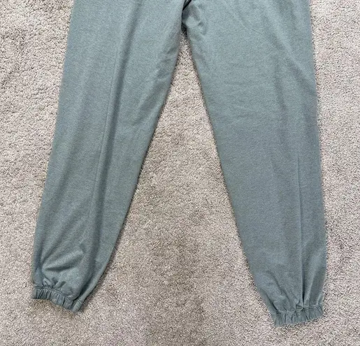 Vuori Boyfriend Sweatpant Mid Rise 7/8 Length in Vintage Pistachio Heather XS