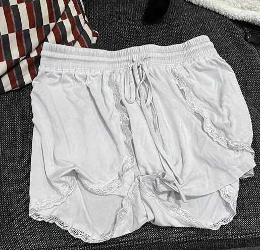 POL White shorts waistband stretchy