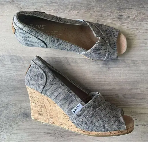 Toms  Shoes Womens 6.5 Classic Pump Wedge Heels Shoes Gray Slip On Cork Peep Toe