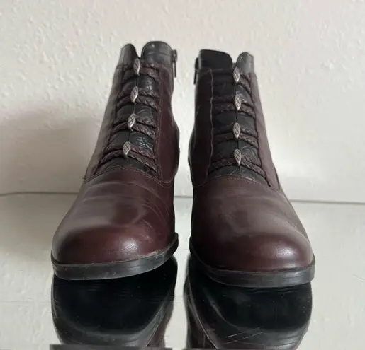 London Fog Vintage 90s Brown Black Leather Sibelen Western Victorian Ankle Boots