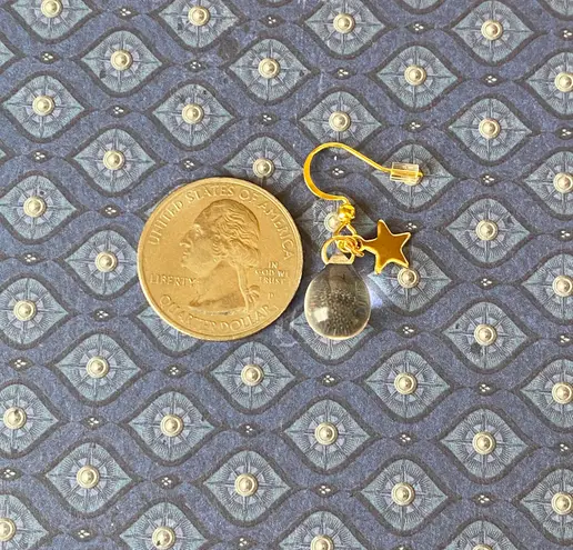 Handmade clear Czech glass teardrop & gold stainless star cute dangle earrings 🤍🌟