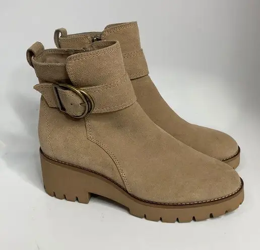 Blondo waterproof tan suede combat boots lug Sole size 8