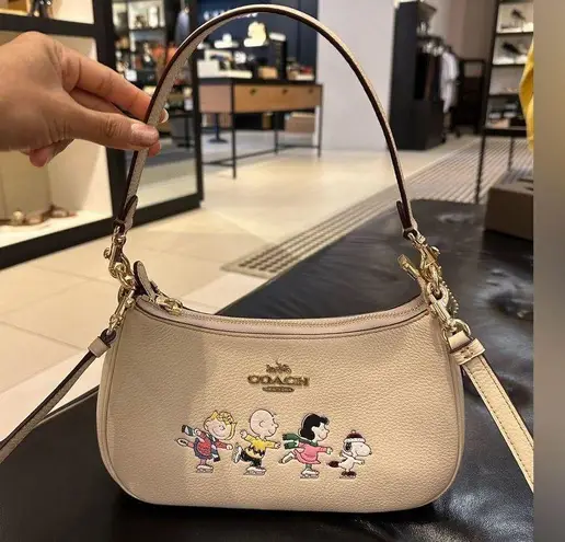 Coach NWT  X Peanuts Teri Shoulder Bag With Snoopy And Friends Motif