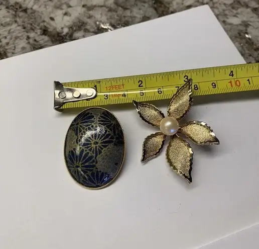 Lot Of 2 Gold Tone Vintage