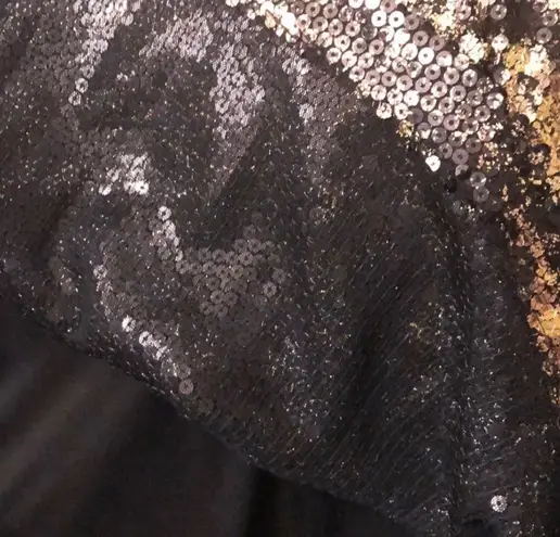 Nine West 8 black and gold sequin dress. Back zipper, sleeveless, underlined dress