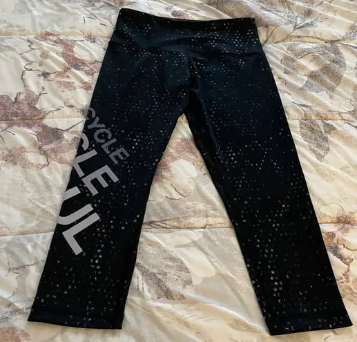 SoulCycle Distressed Wheel Cropped Black 100% Yolon Leggings, size XS