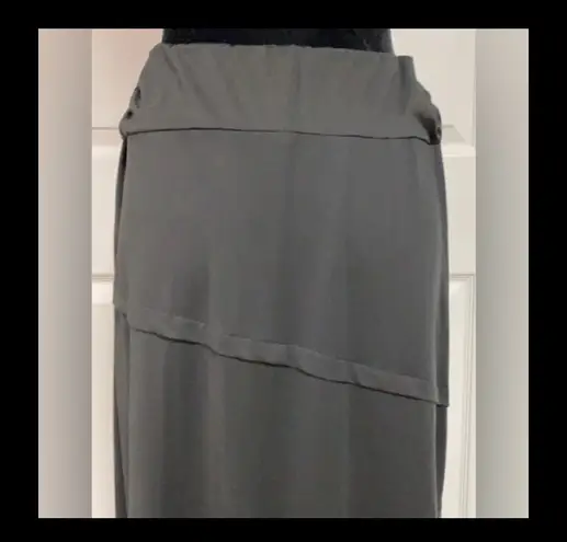 Robert Louis blk long skirt. Size small