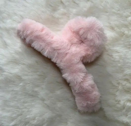 Peach Fluffy Claw Clip Pink