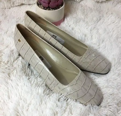 Etienne Aigner Vintage Animal Print Professional Heels 8