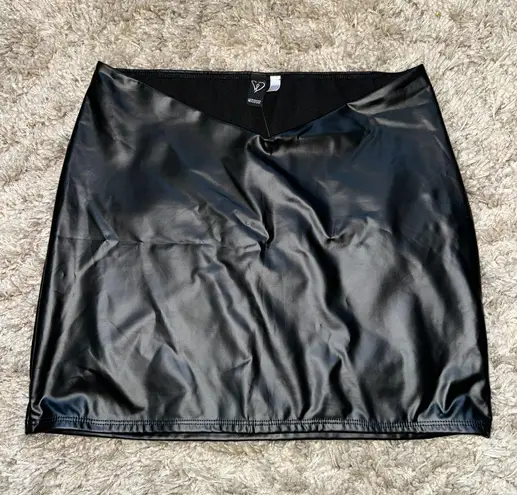 Black Faux Leather Skirt Size L