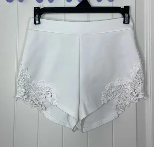 Pins and Needles women’s white embroidered zip stretch shorts XS