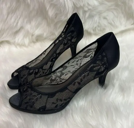 Kelly & Katie Lace Peep Toe Heels Size 10 B-24