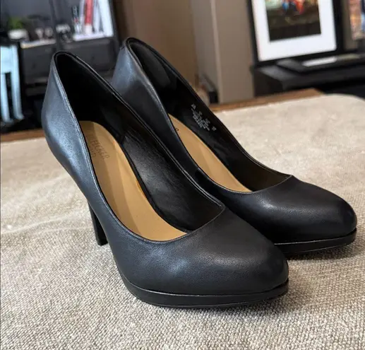BLEEKER AND BOND Celeste Classic Black Leather Heels Pumps Size 8